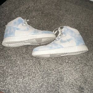 Nike Dunk SE High clouds